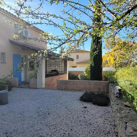 4 Etoiles Climatisee, Piscine, Parking *