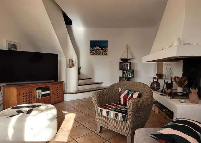 4 Etoiles Climatisee, Piscine, Parking